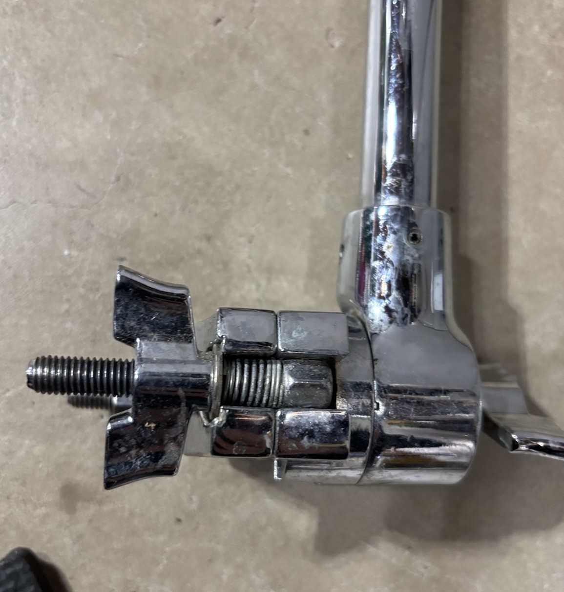 DW Double Adjustable V Clamp Tube