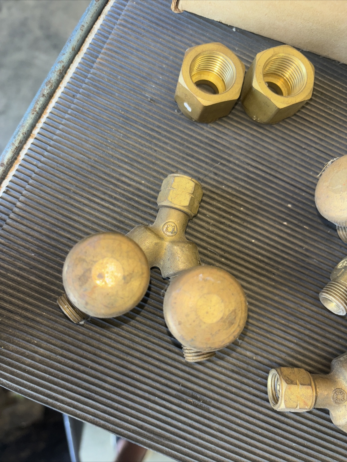 Western Enterprises 112 Brass "Y" Connection With Valves For Acetylene Welding