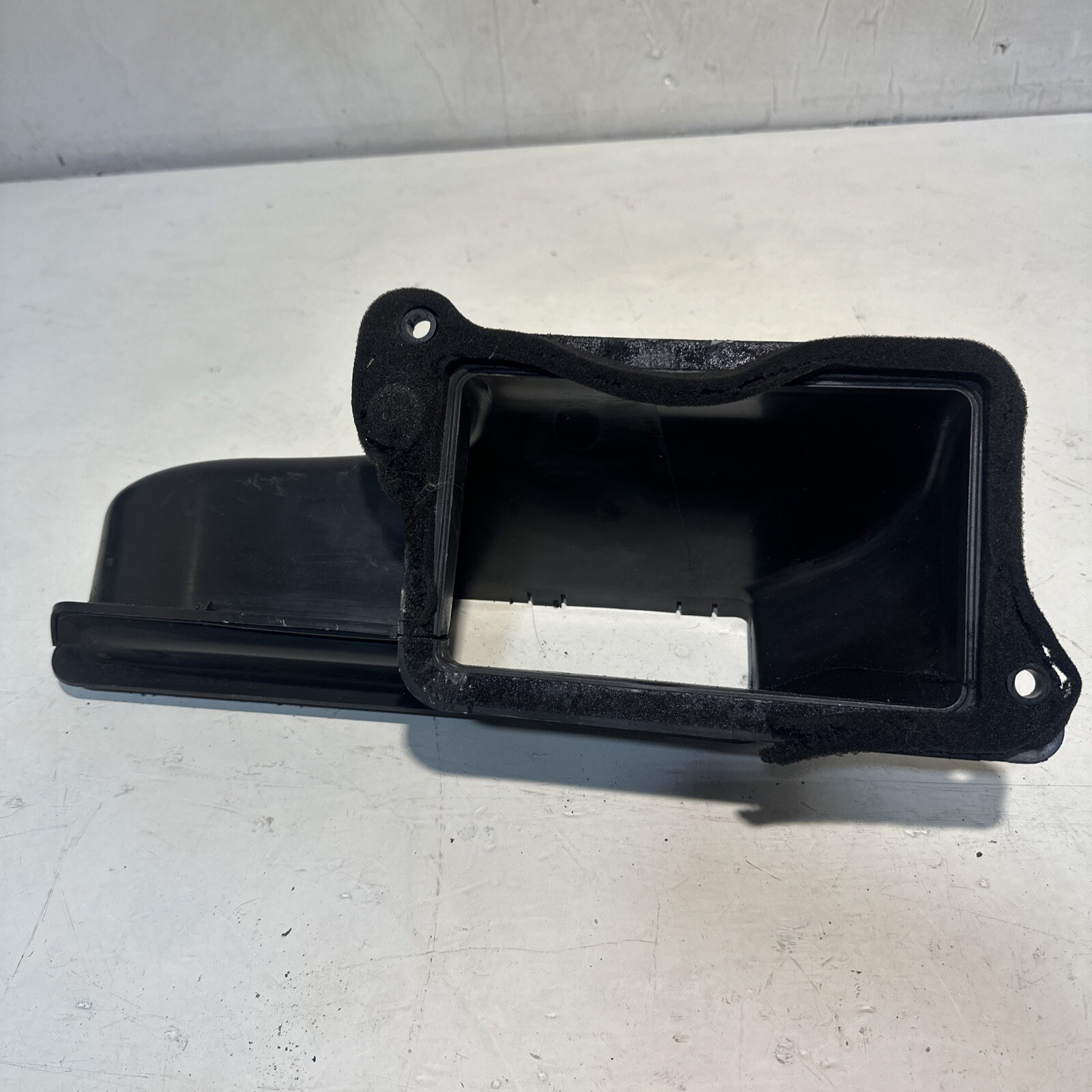 @ FORD TRANSIT 2012 DIESEL DRIVER SIDE AIR INTAKE DUCT  BK21-18713-AC