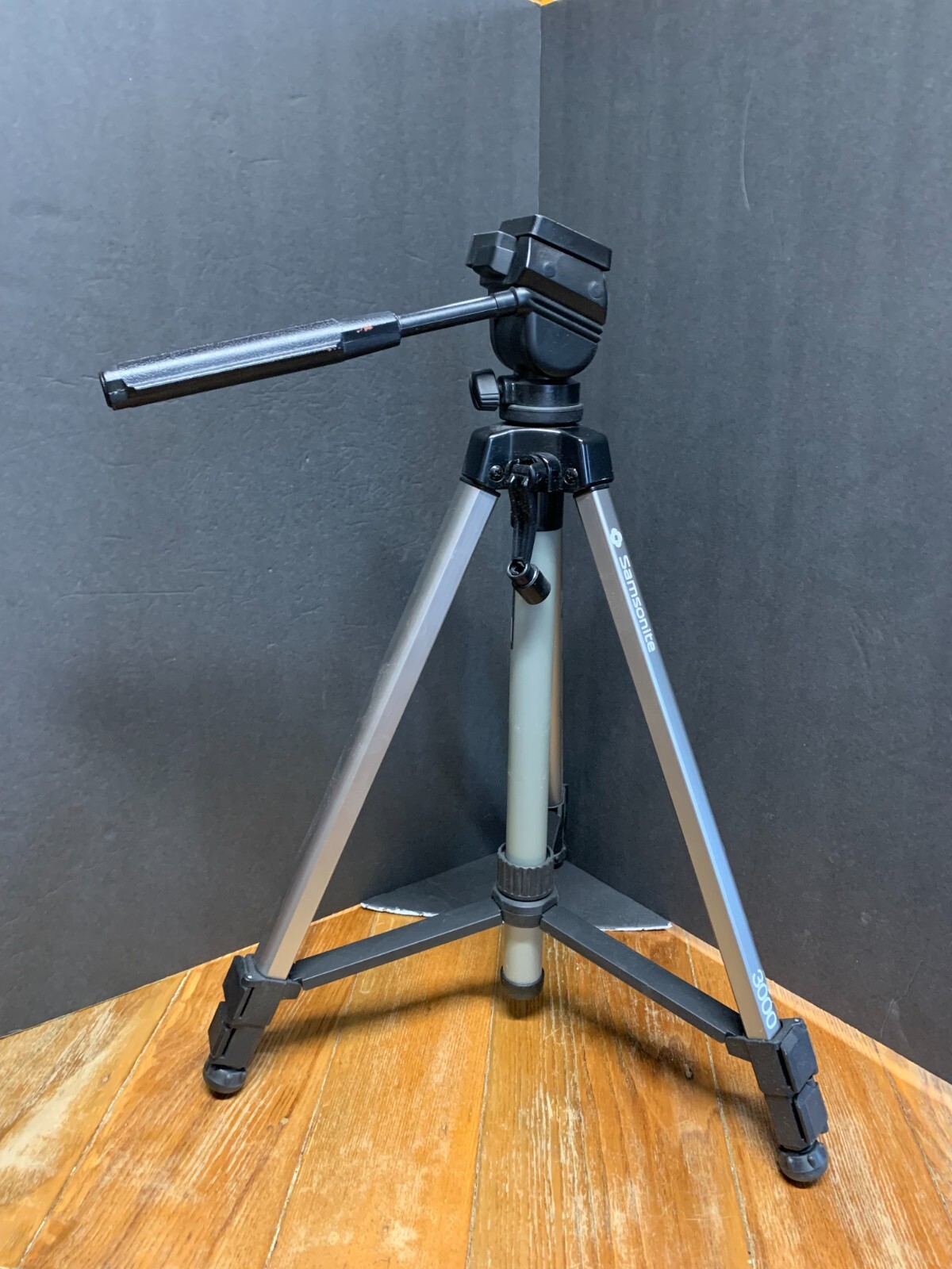 Samsonite 3000 Camera Collapsible Tripod Stand Portable and Light Weight