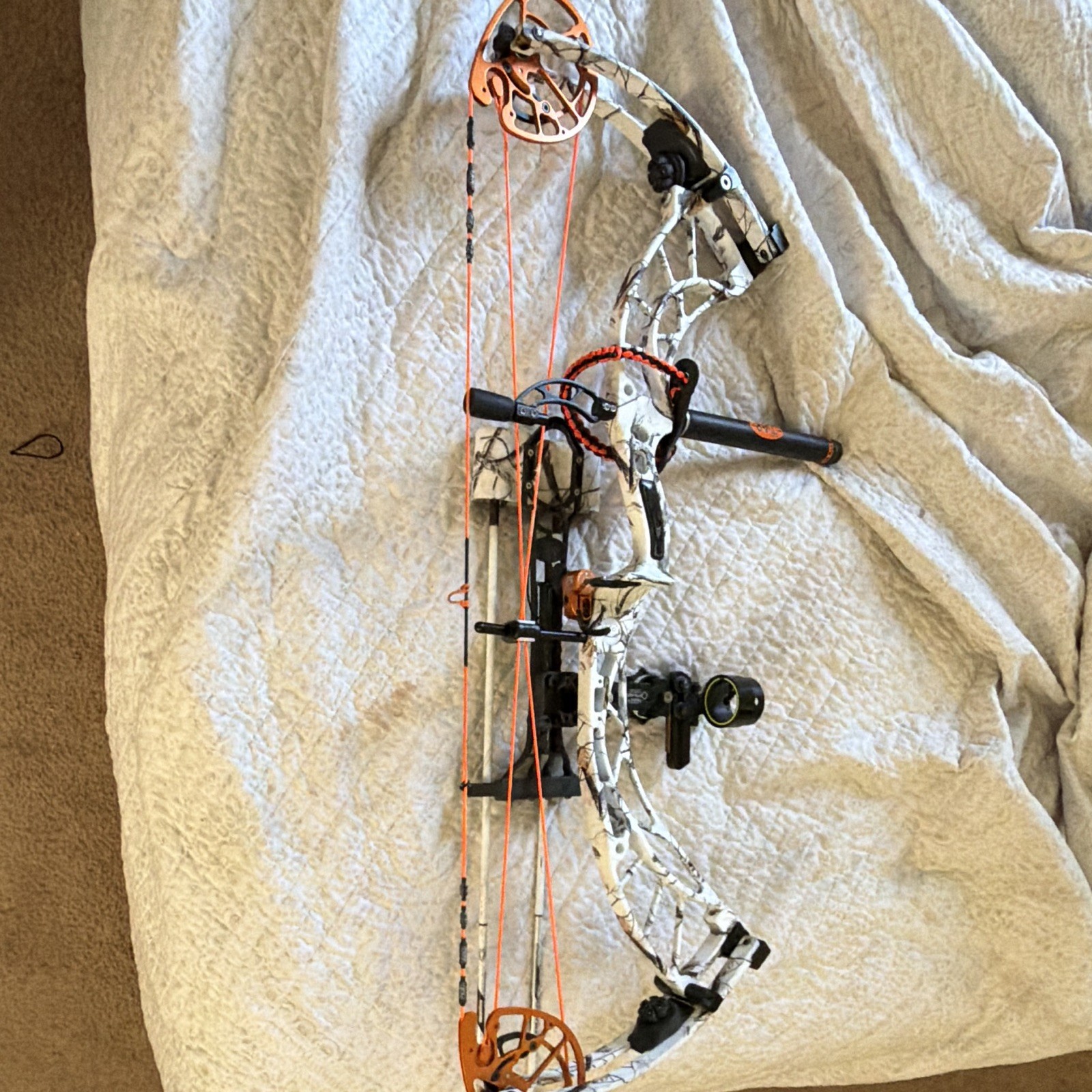 Obsession Bows FX7 Youth Right Hand Bow Hunting 50lb 26in DL 28in White/Black