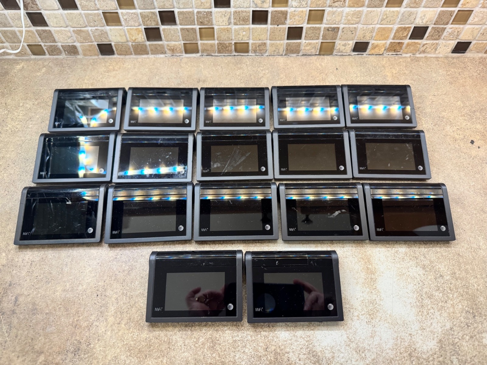 LOT OF 17 AT&T Novatel Wireless MiFi 5792 Mob Broadband 4G LTE Wireless Internet