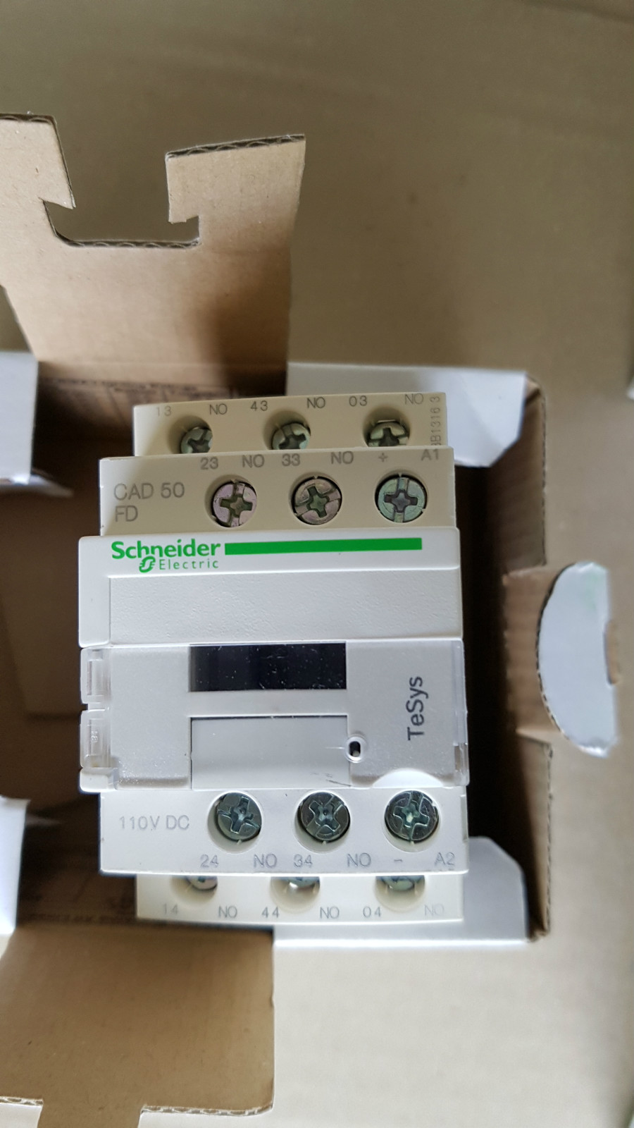 Schneider CAD50FD Control Relay
