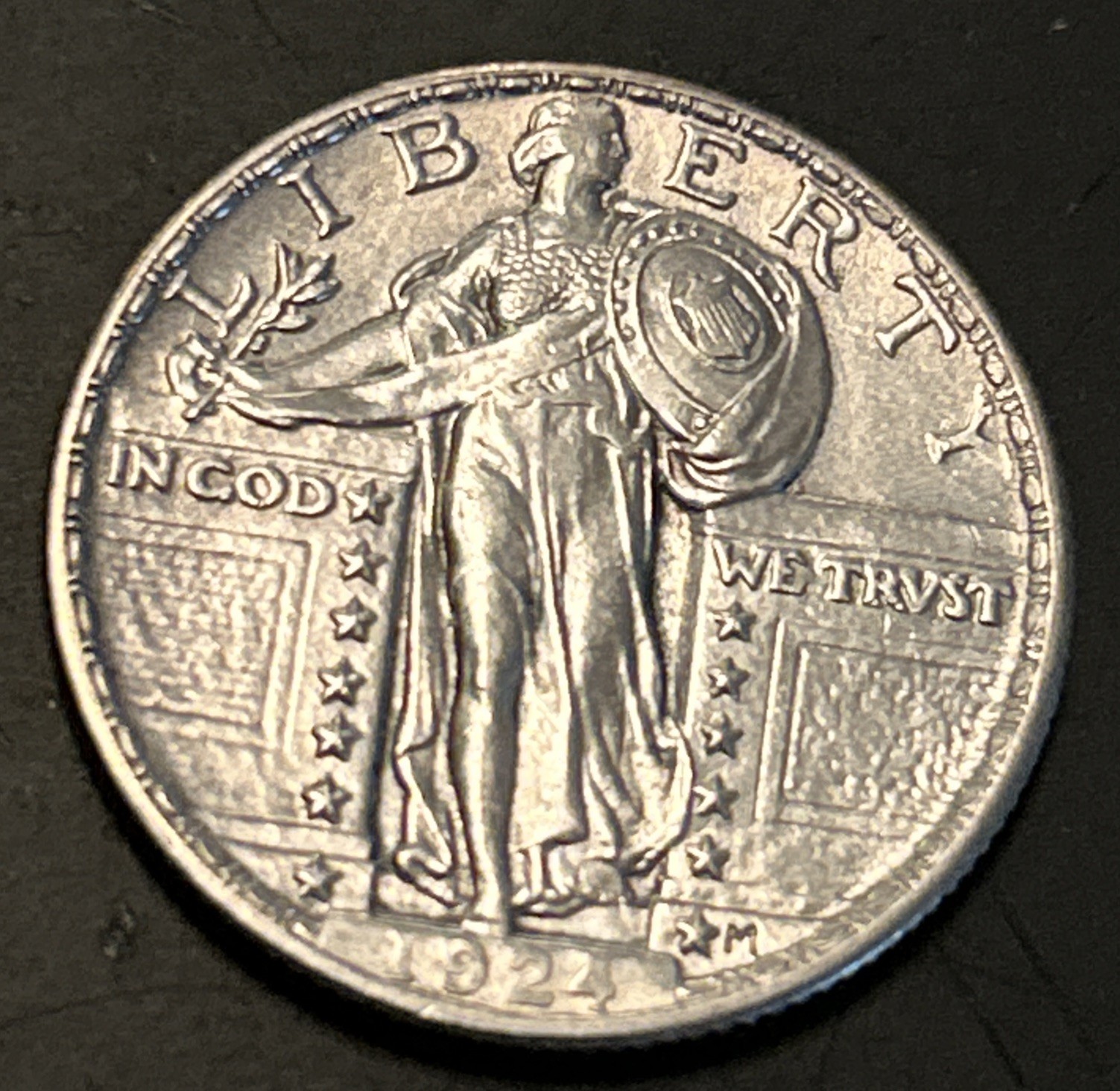 1924 Standing liberty Quarter - AU/UNC+Near Full Head/Full Date - Toes  Detail