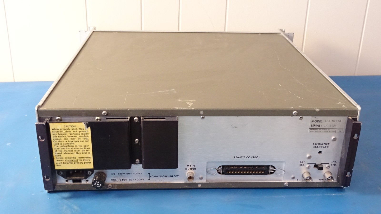 PROGRAMMED TEST SOURCES PTS 160 FREQUENCY SYNTHESIZER ~ PTS160