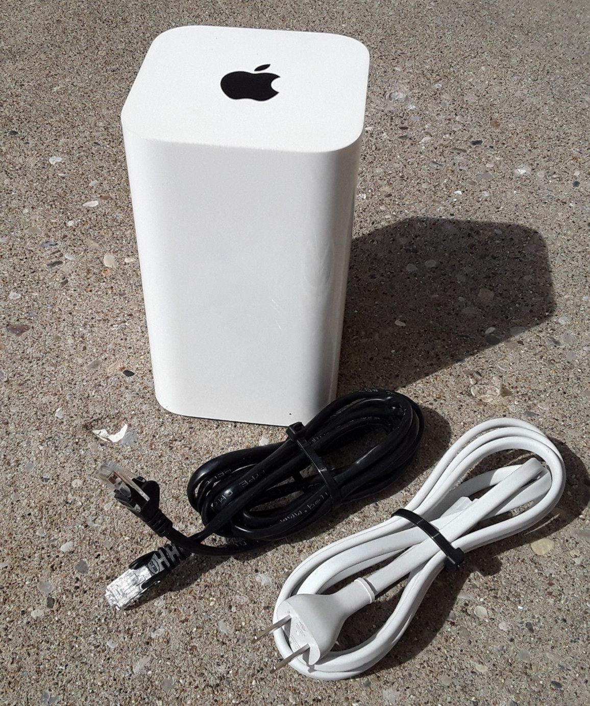 Apple AirPort Extreme A1521 3-Port Gigabit Wi-Fi 802.11 AC Wireless Router