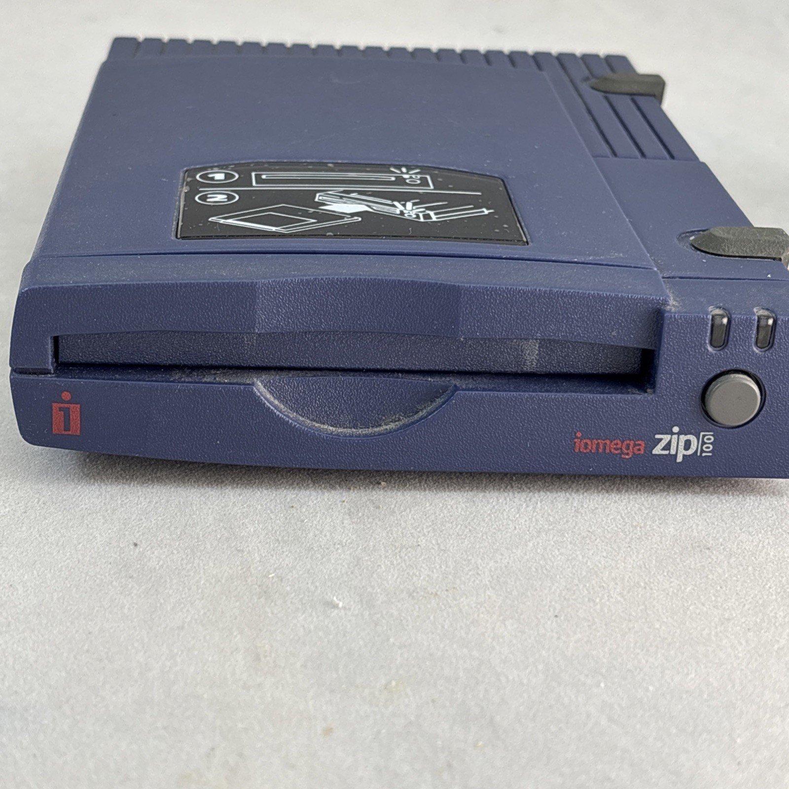 Iomega Zip 100 External Drive Z100P2 100MB PC Compatible Parallel w/discs WORKS