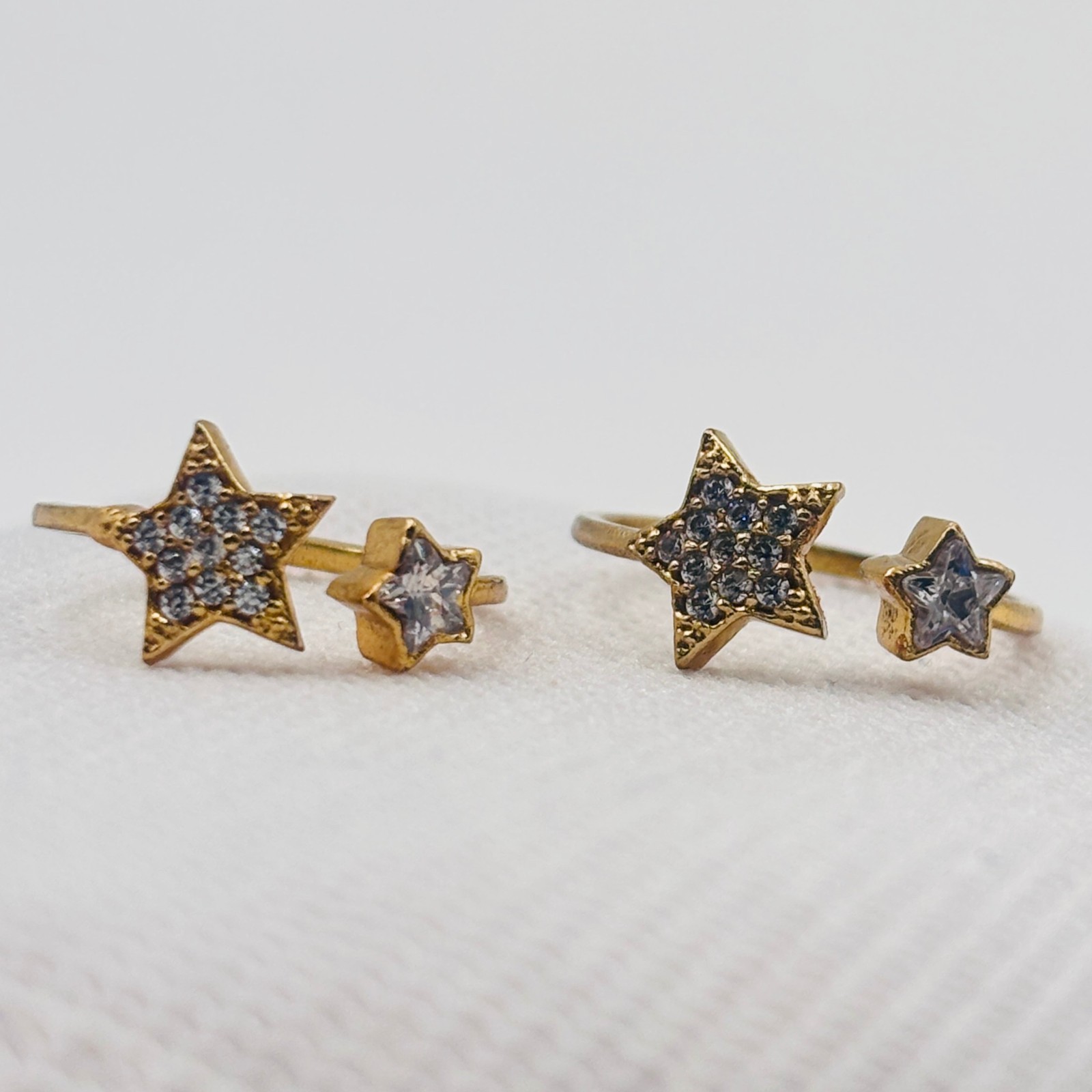 Gold Tone Open Adjustable Toe Ring with Star Design & Artificial White Stone