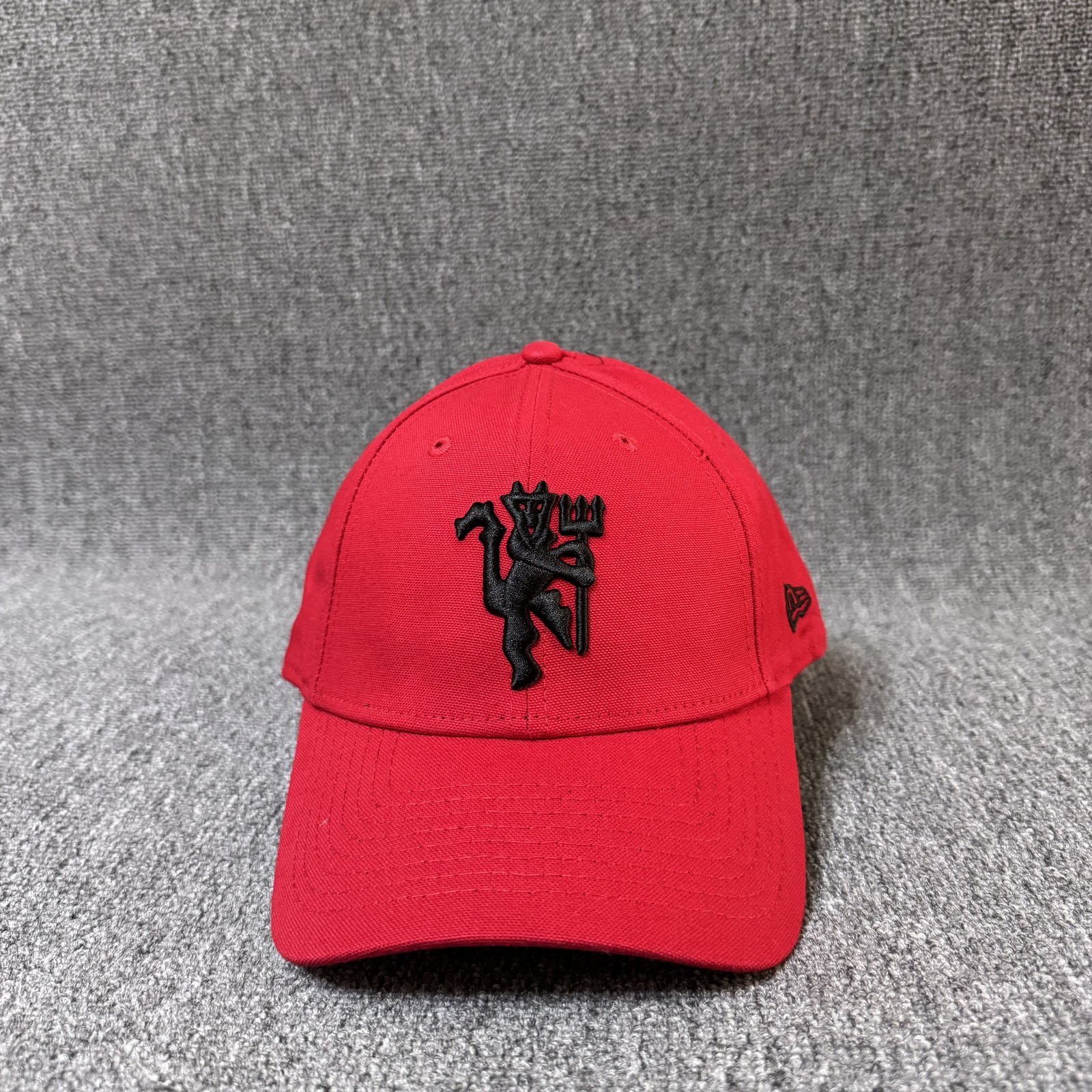 New Era Manchester United 9FORTY Strapback Red Adjustable Dad Hat