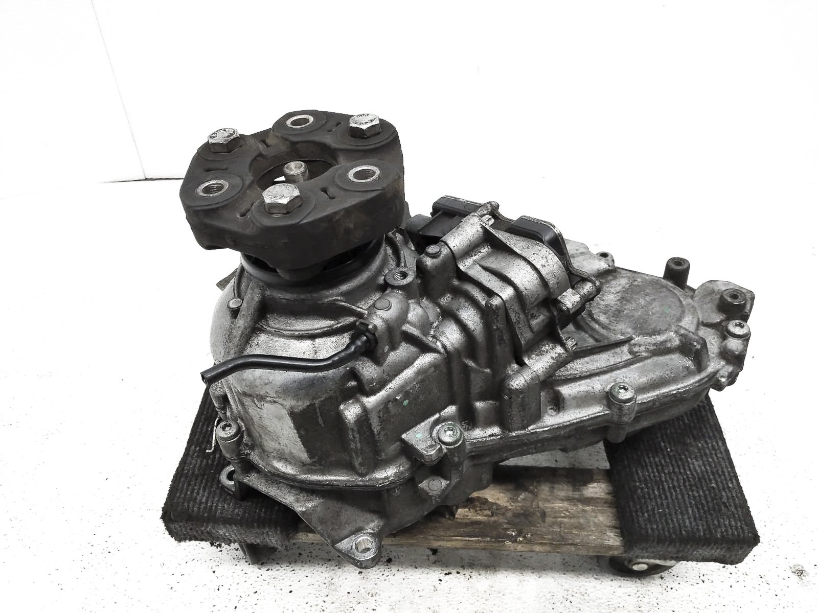 2012-2017 Bmw X3 Awd Front Transfer Case Carrier 2760-7639261-01