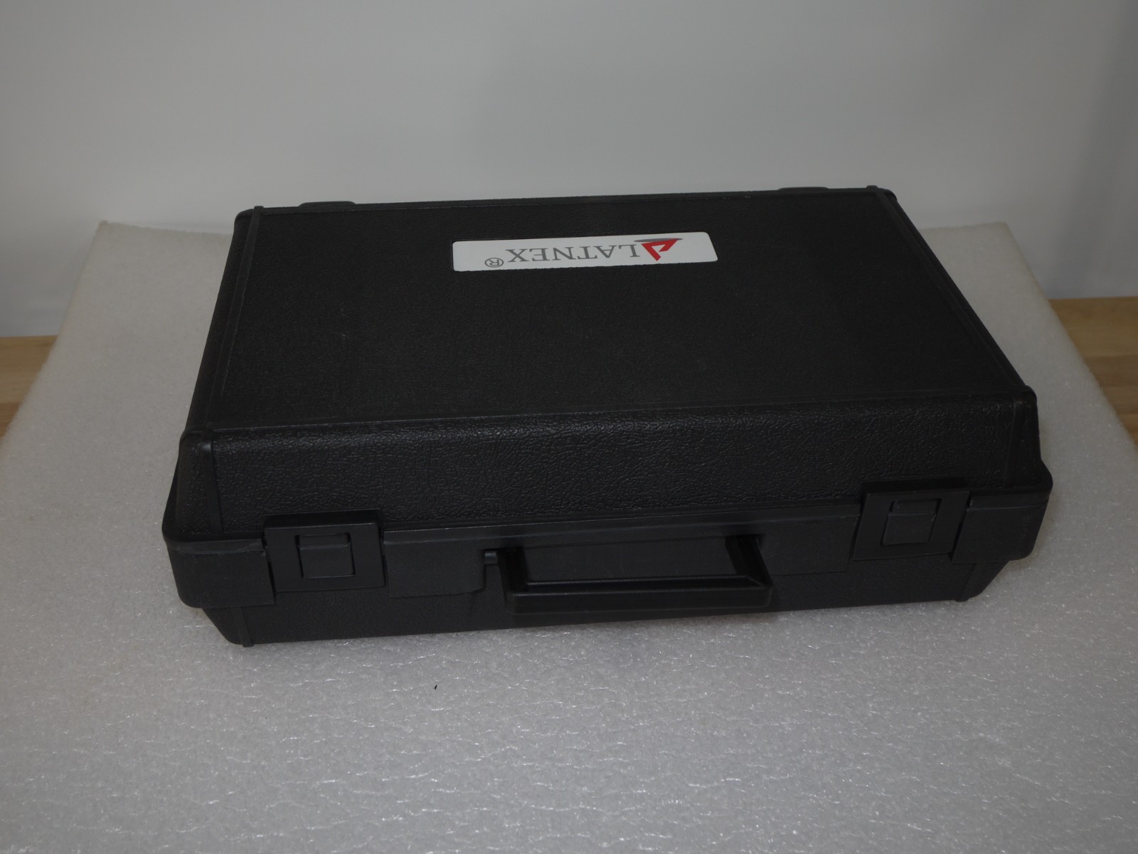 RF meter with triple axis for Cell and RF measurement.
