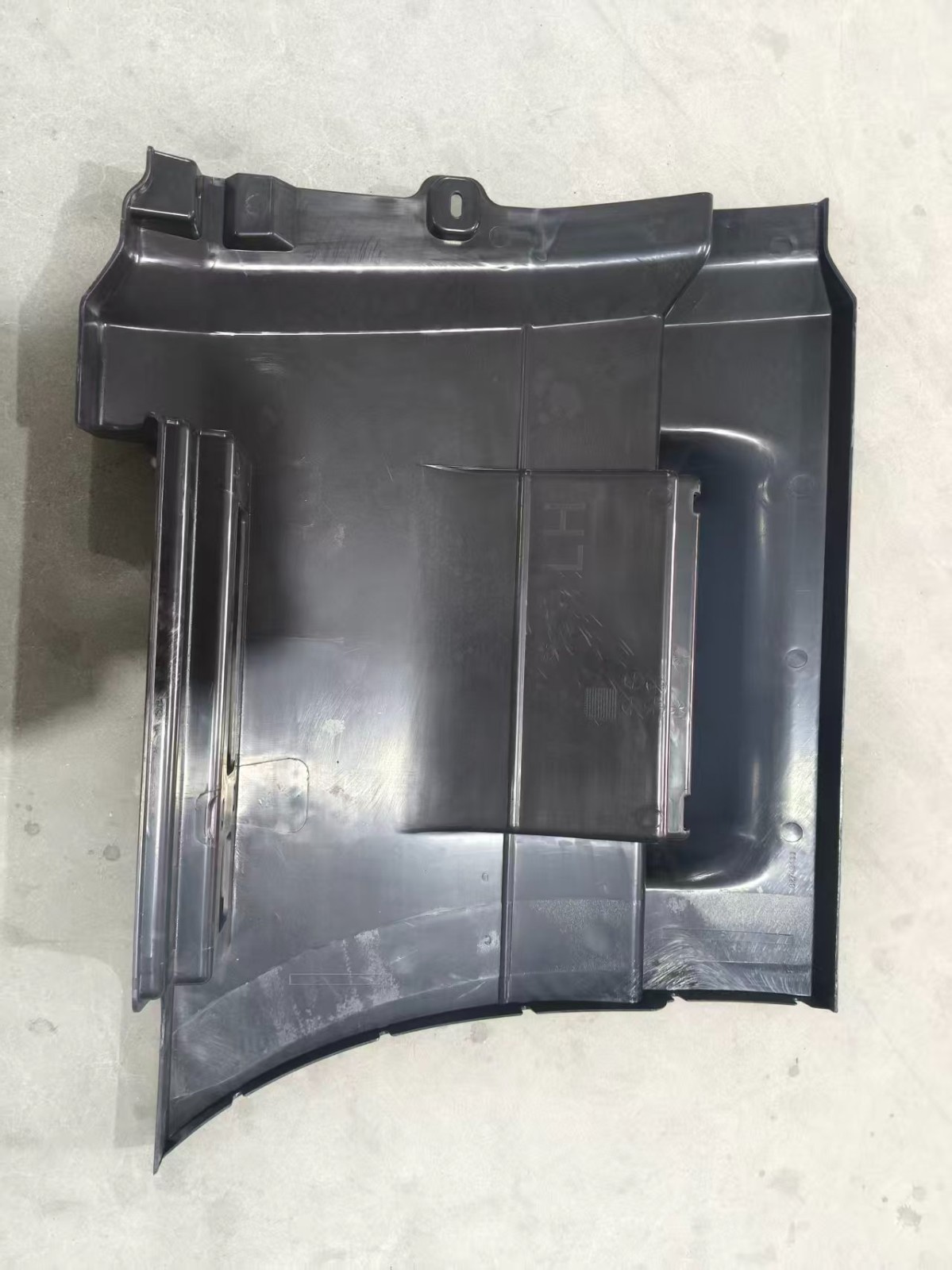 Rear Step Fairing Panel for Volvo VNL 2018-2023 Left Driver side/39"
