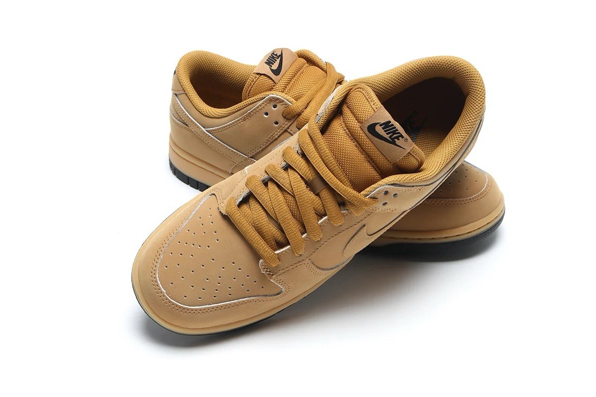 Nike Dunk Low SE "Wheat" (Mens Sz 12)