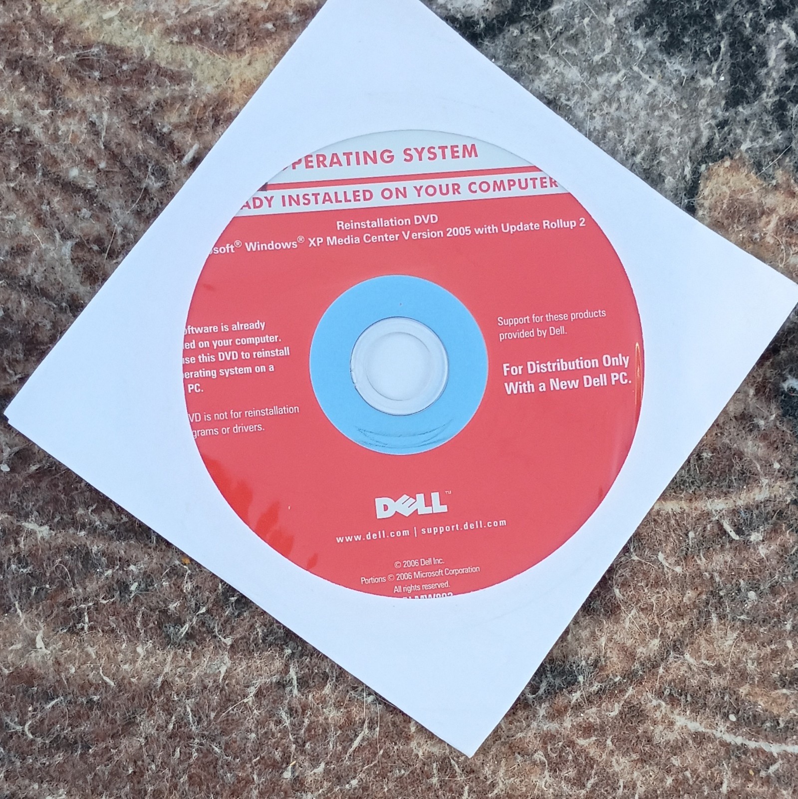 Dell Windows XP Media Center 2005 Reinstallation DVD English Rollup 2 0GR343