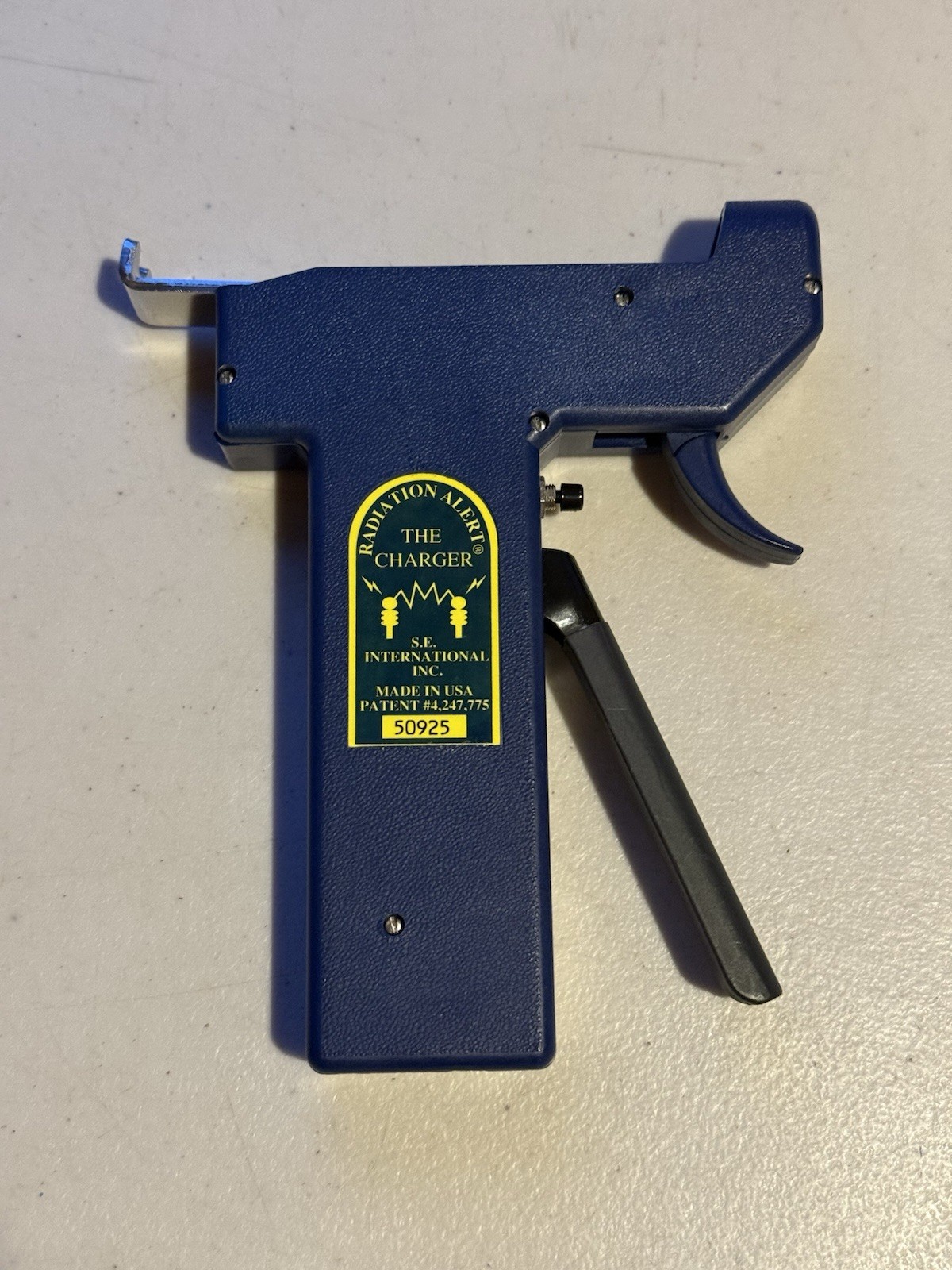 S.E. International Radiation Alert The Charger Handheld Dosimeter Charger