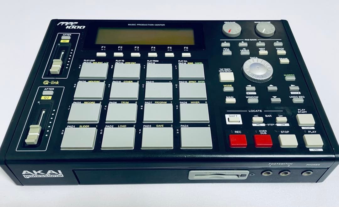 AKAI MPC1000-BK Music Production Center Sampler Sequencer Tested
