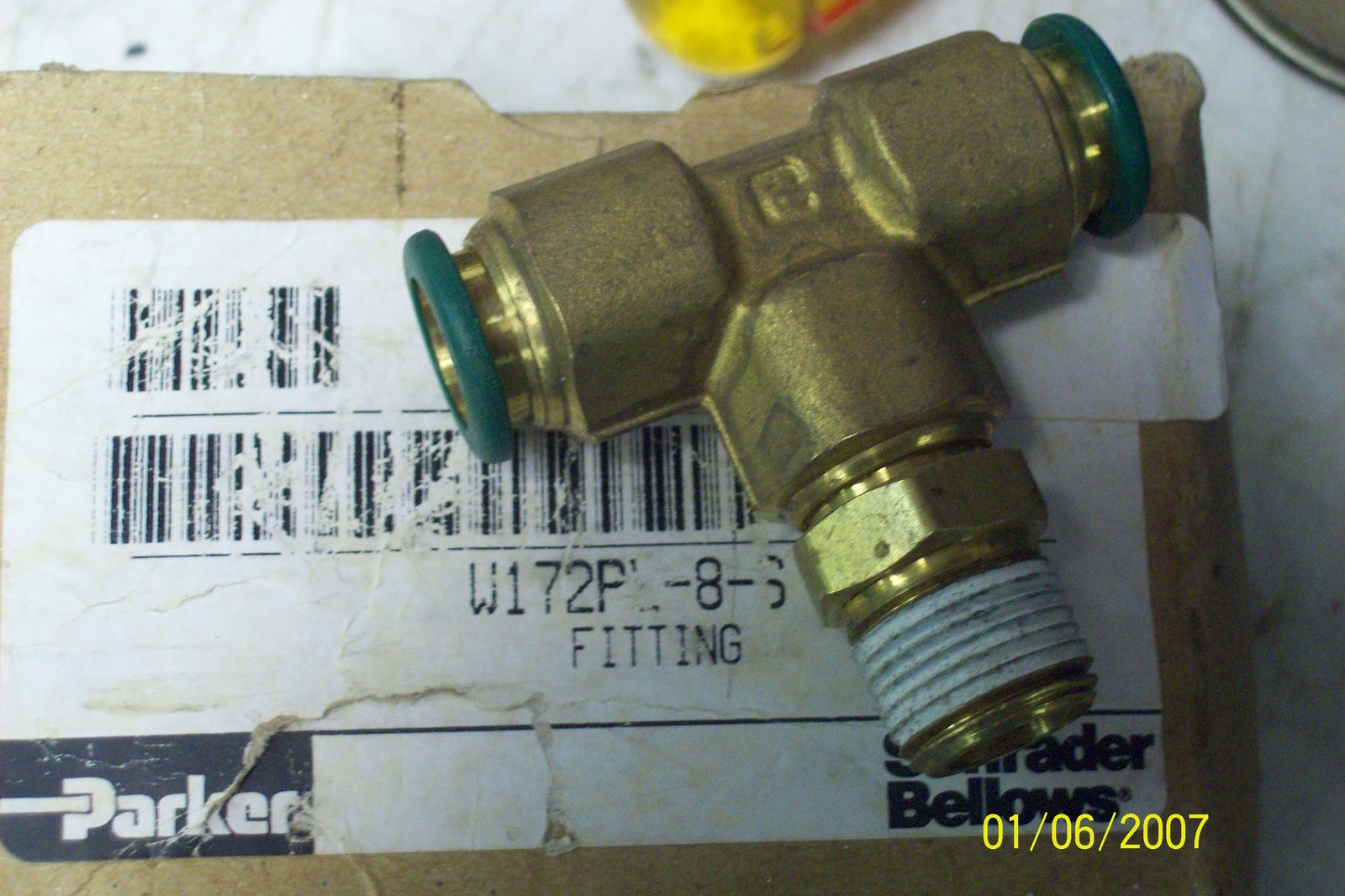 "LOT OF 4" *NEW* PARKER SCHRADER BELLOWS BRASS TEE CONNECTORS 1/16" , W172PL-8-6
