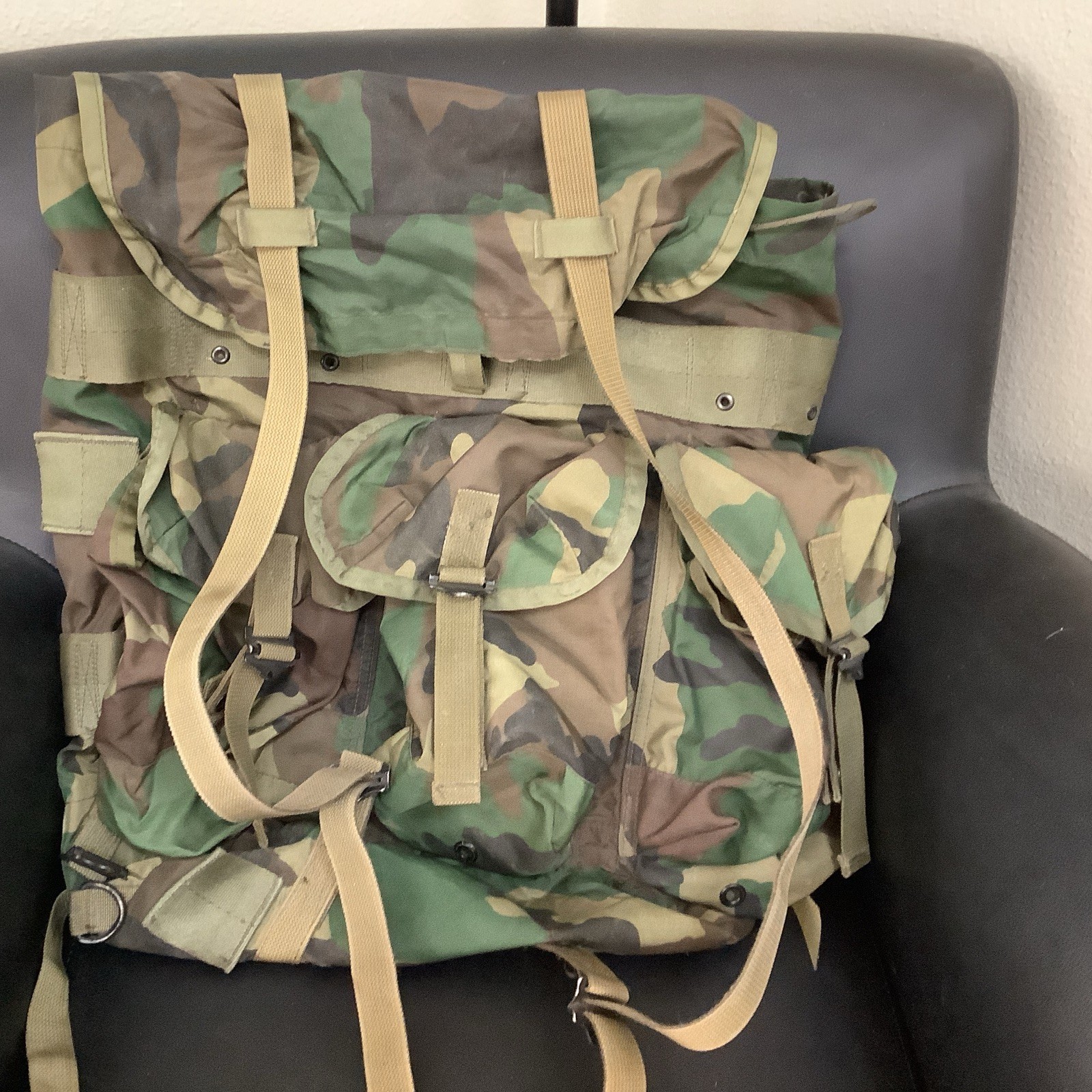 U.S. Army Military Combat Field Pack Camouflage Nylon Medium LC-2-GREAT!