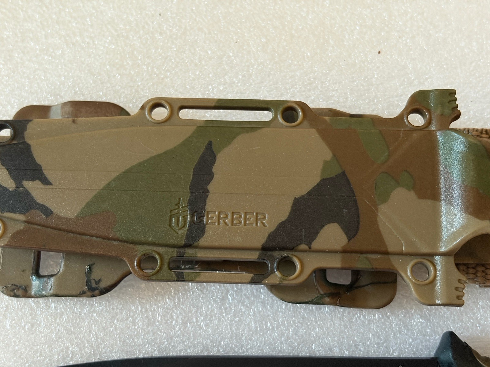 Gerber Strong Arm Knife Brand New Without Box. Camo With Black Blade