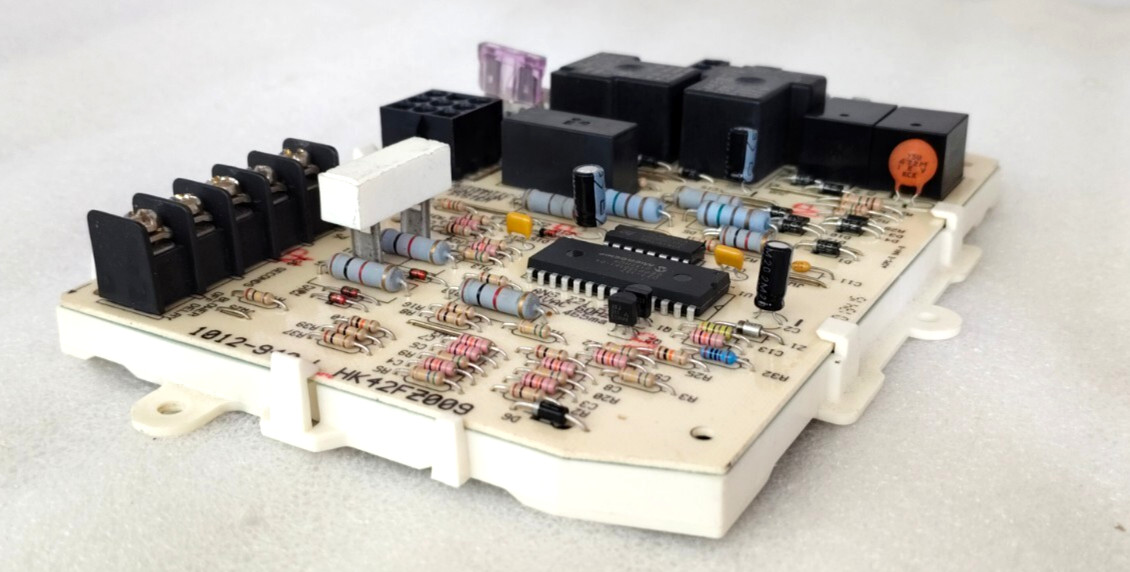 1012-940-L HK42FZ009  Furnace Control Circuit Board.