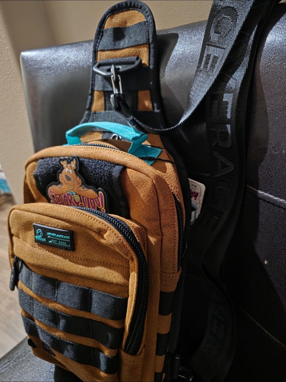 Wolfpak 9L SCOOBY DOO SLING