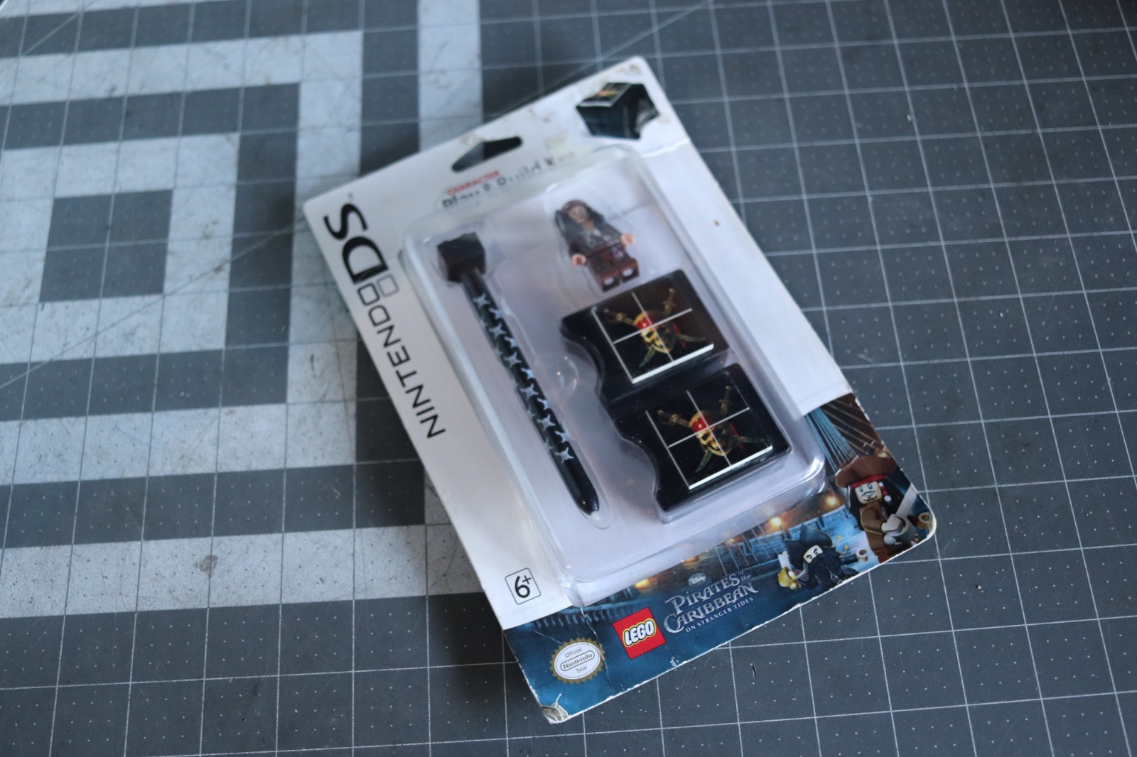 Nintendo DS LEGO Pirates Of The Caribbean Jack Sparrow Play and Build Kit