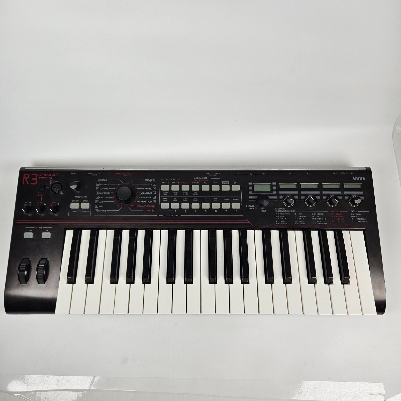 Korg R3 37 key Keyboard Vocoder Synth, with Mic + Power Supply