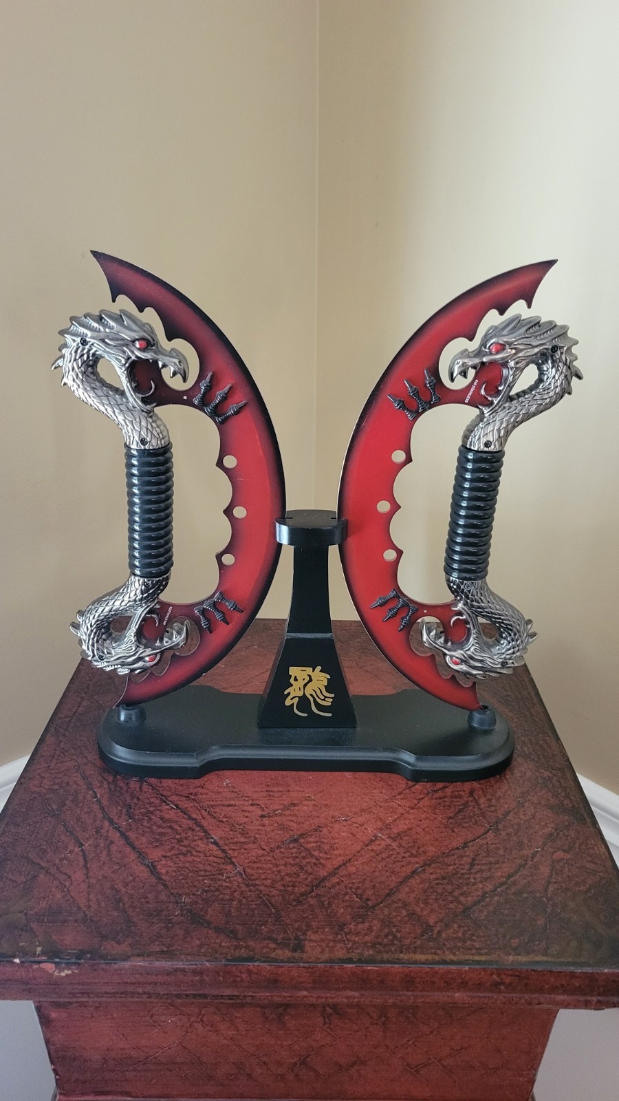 Brand New 11" Red Fire Dual Blades Fantasy Dragon Knives Sword Dagger With Stand