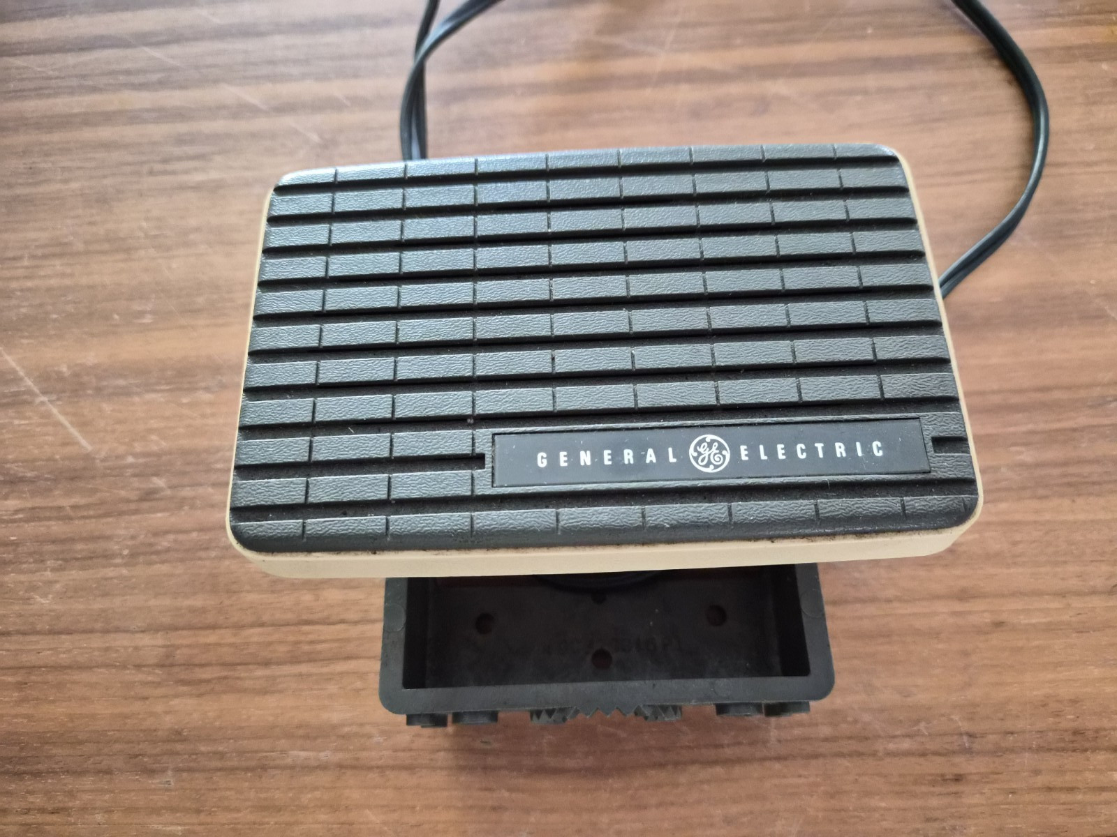 General Electric 19c850550g Speaker w/ Mount Intercom HAM CB Amateur Radio
