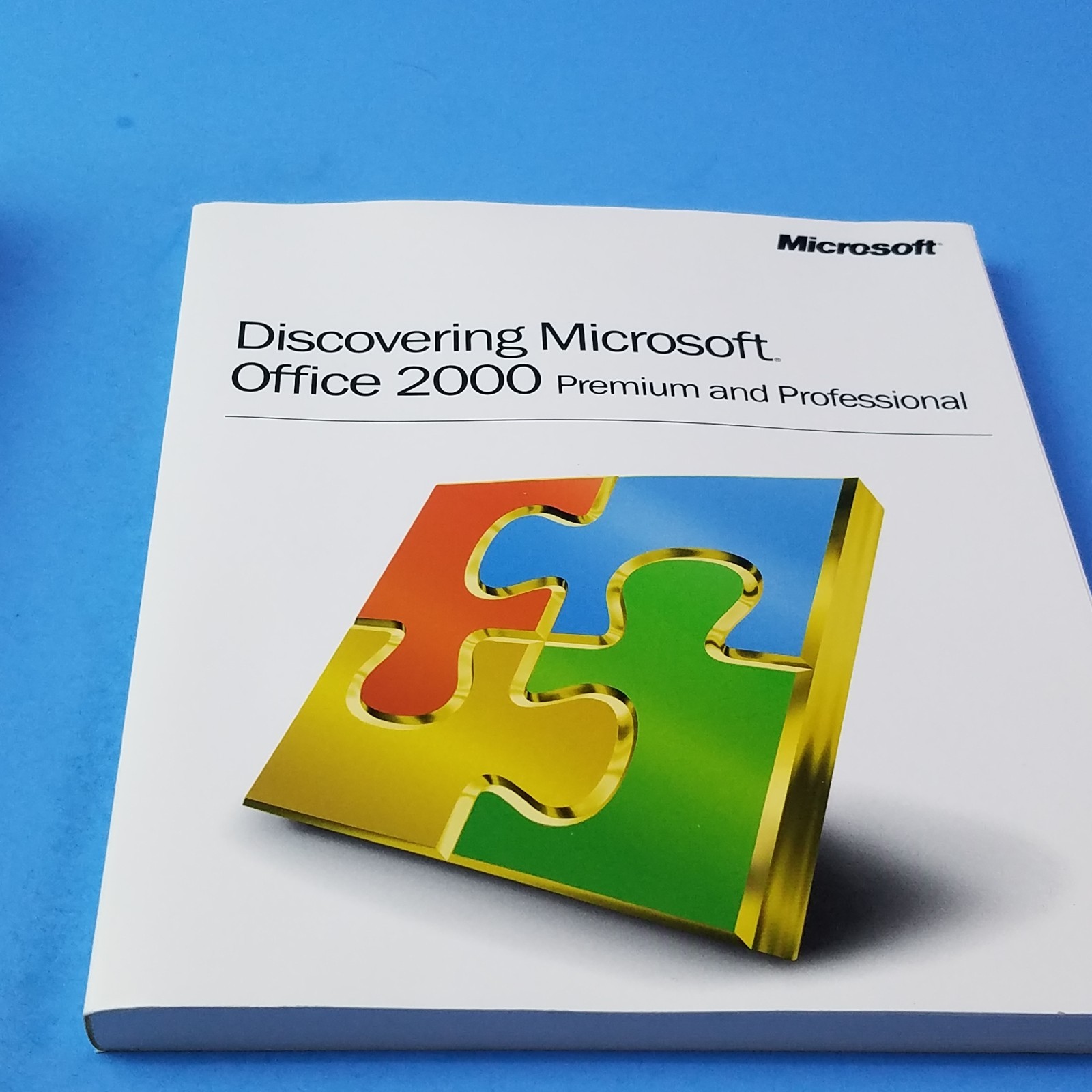 Discovering Microsoft Office 2000 Premium and Professional Manual And Box