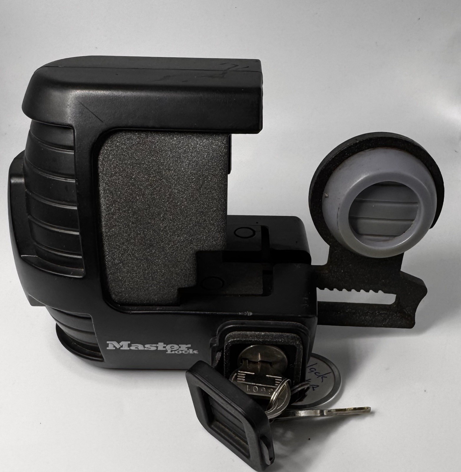 Master Lock Trailer Hitch Receiver Lock w/ Keys Heavy Duty Black