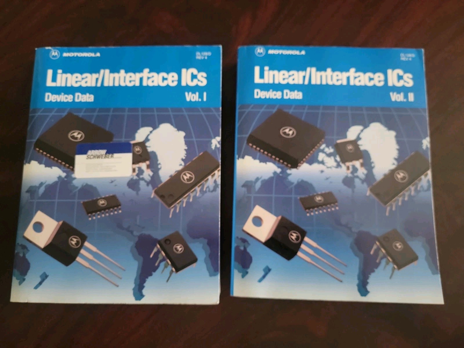 2 Books Vtg MOTOROLA Linear/ InterfaceICs Device Data Volume 1 & 2