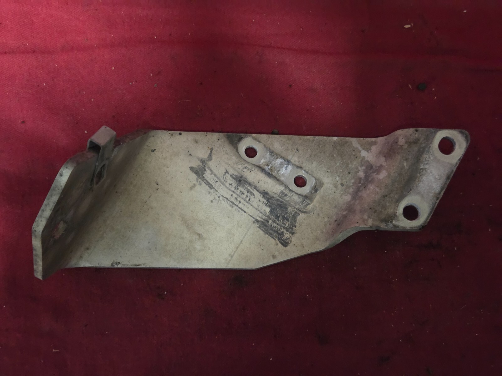 INTERNATIONAL step bracket , ALUMINUM , 22C1 172