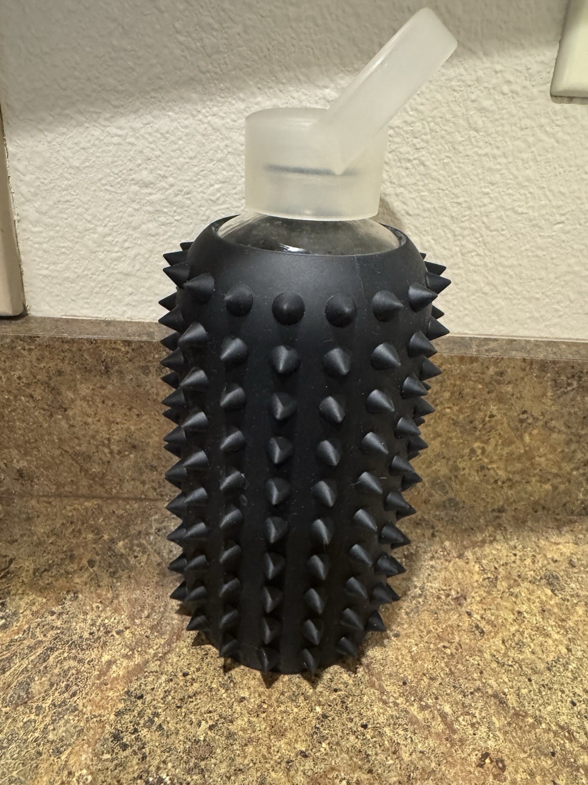 bkr Jet Spiked Little Bottle 500ml 16Oz Glass and Silicone