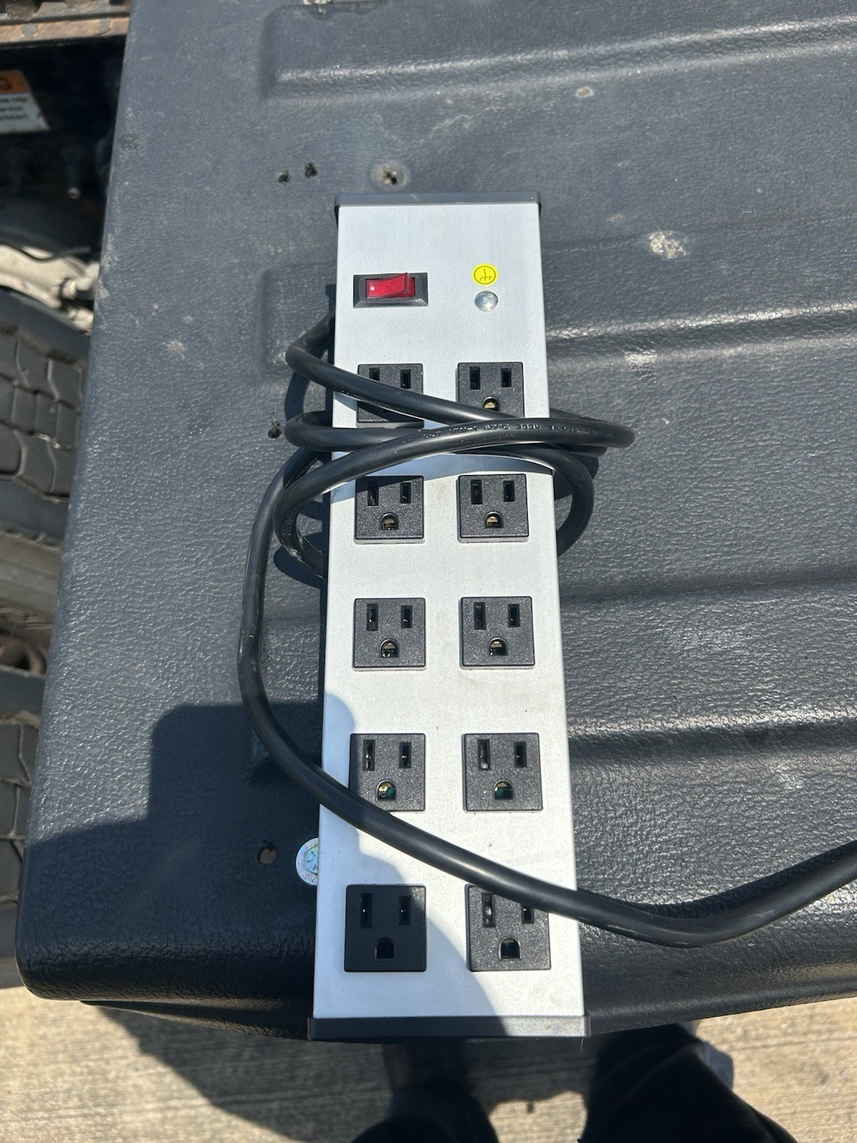 Power First 10-Outlet Metal Mountable Power Strip 125V 15A Switch Light