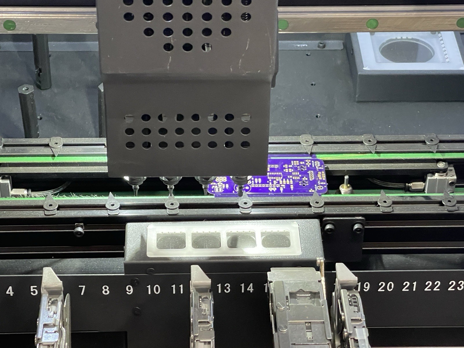 PCB 4-Head Pock And Place Machine