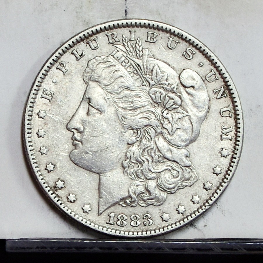 1883 Morgan Dollar - Unc (#61329-L)