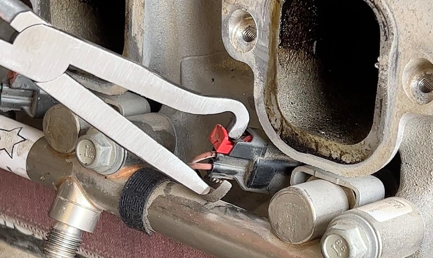 37960 Electrical Disconnect Pliers