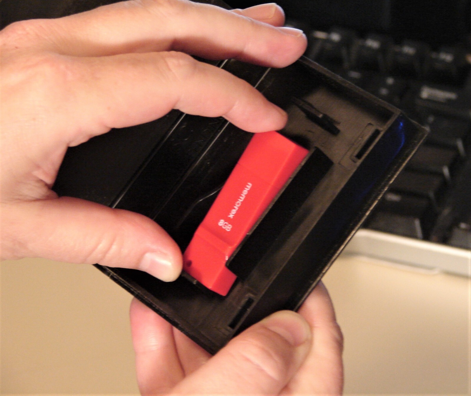 Thumb / Flash / Jump / USB drive case (black 4-pack)