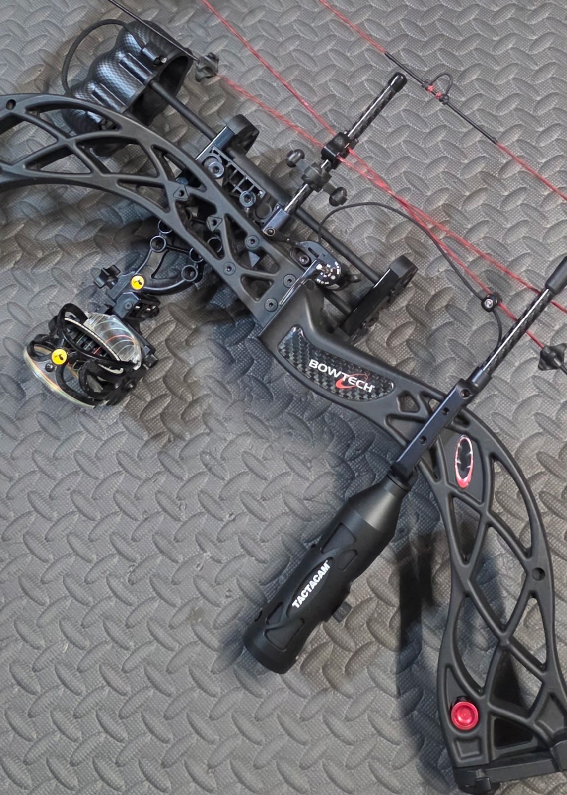 RH Bowtech Carbon Knight Compound Bow Black Red Carbon Fiber with Accessories