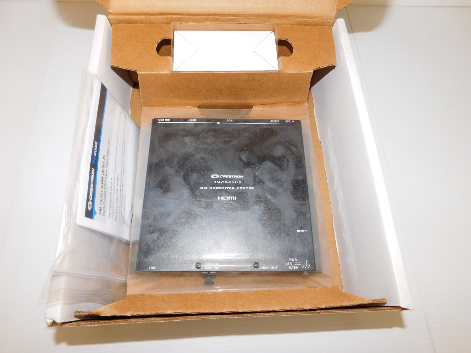 CRESTRON DM-TX-201-S DM COMPUTER CENTER - NEW (HLP40)
