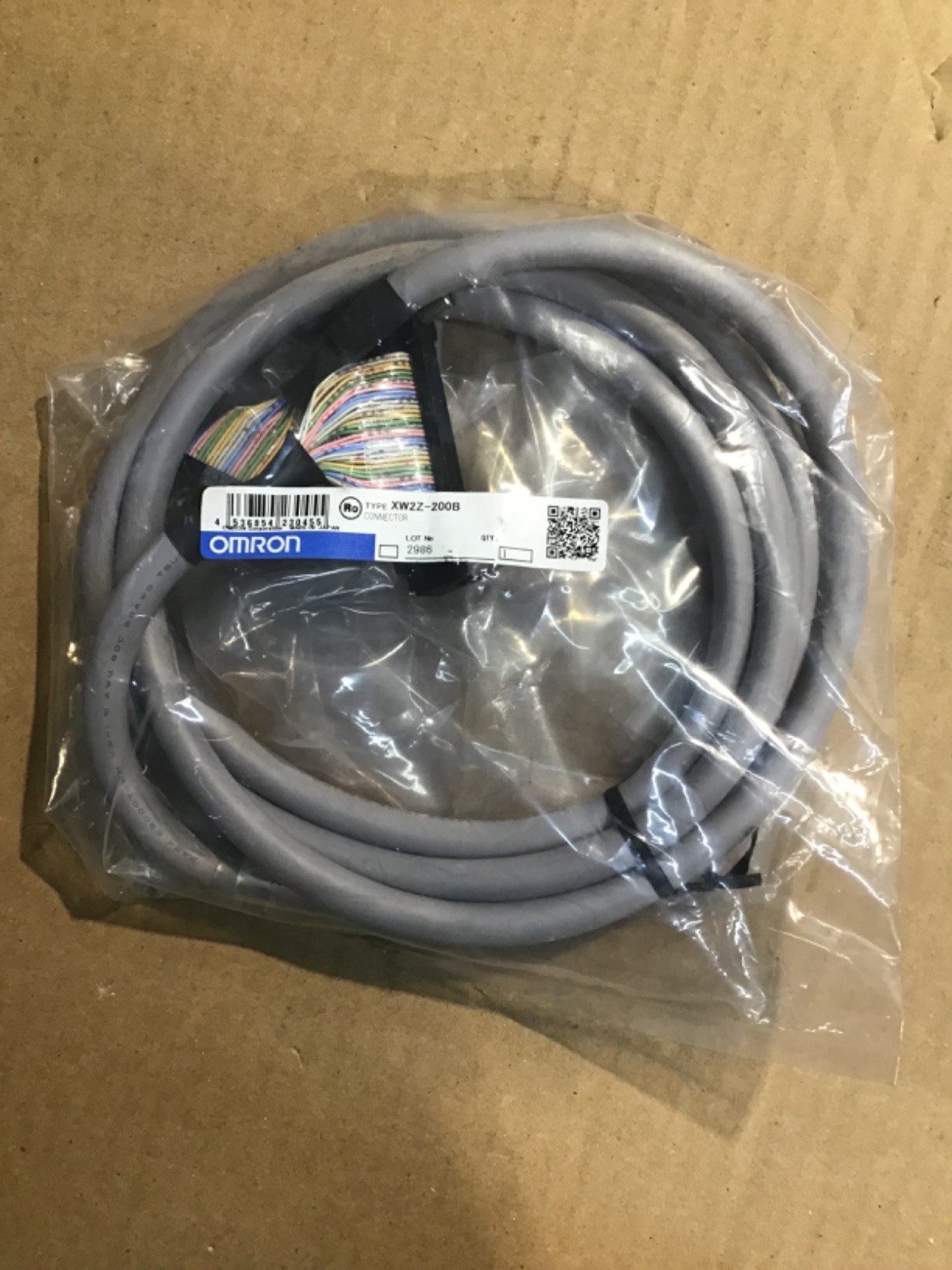 OMRON MODEL XW2Z-200B CONNECTOR CABLE ASSY. NEW NO BOX