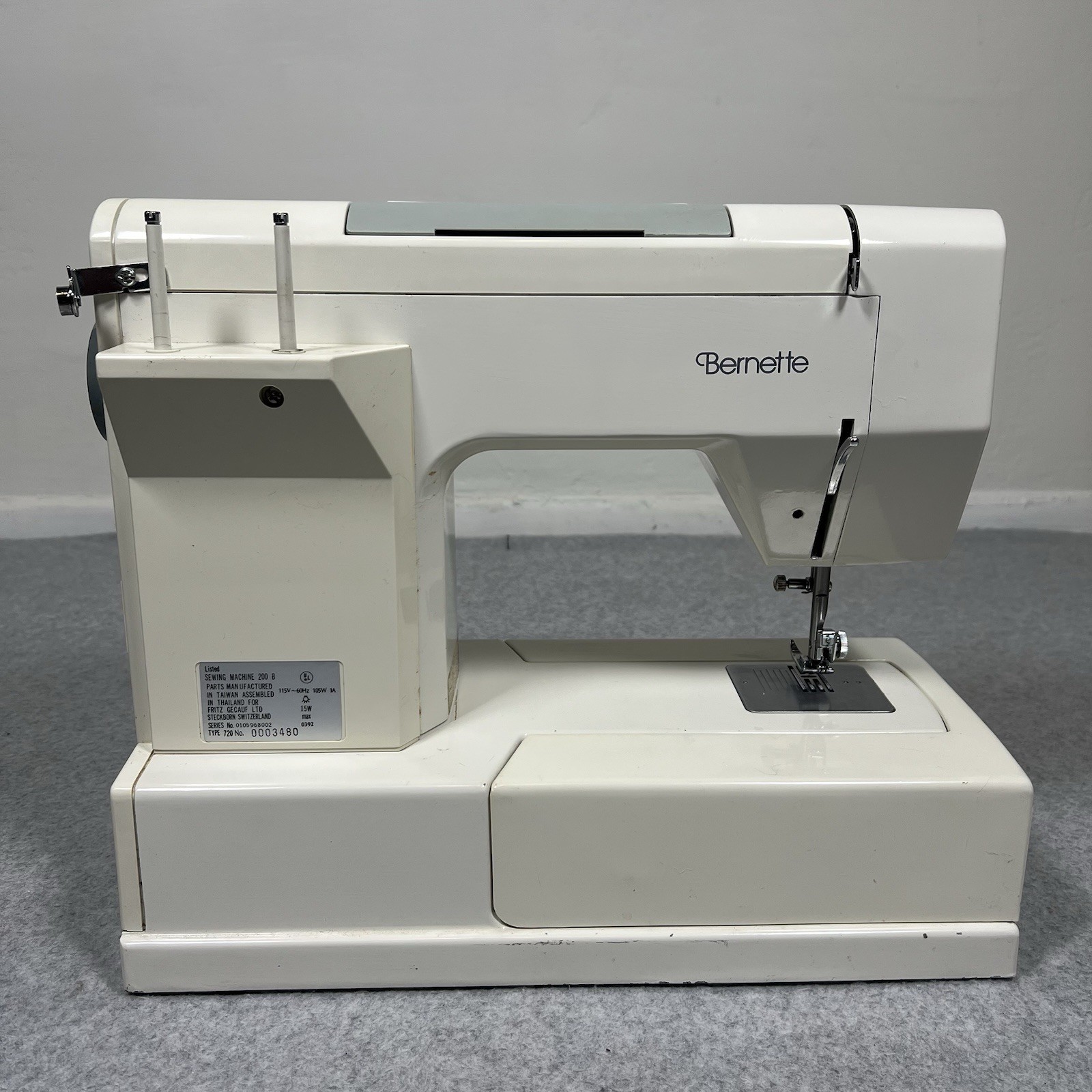 BERNETTE 720 Sewing Machine Heavy Duty 200 B W/ Cover READ