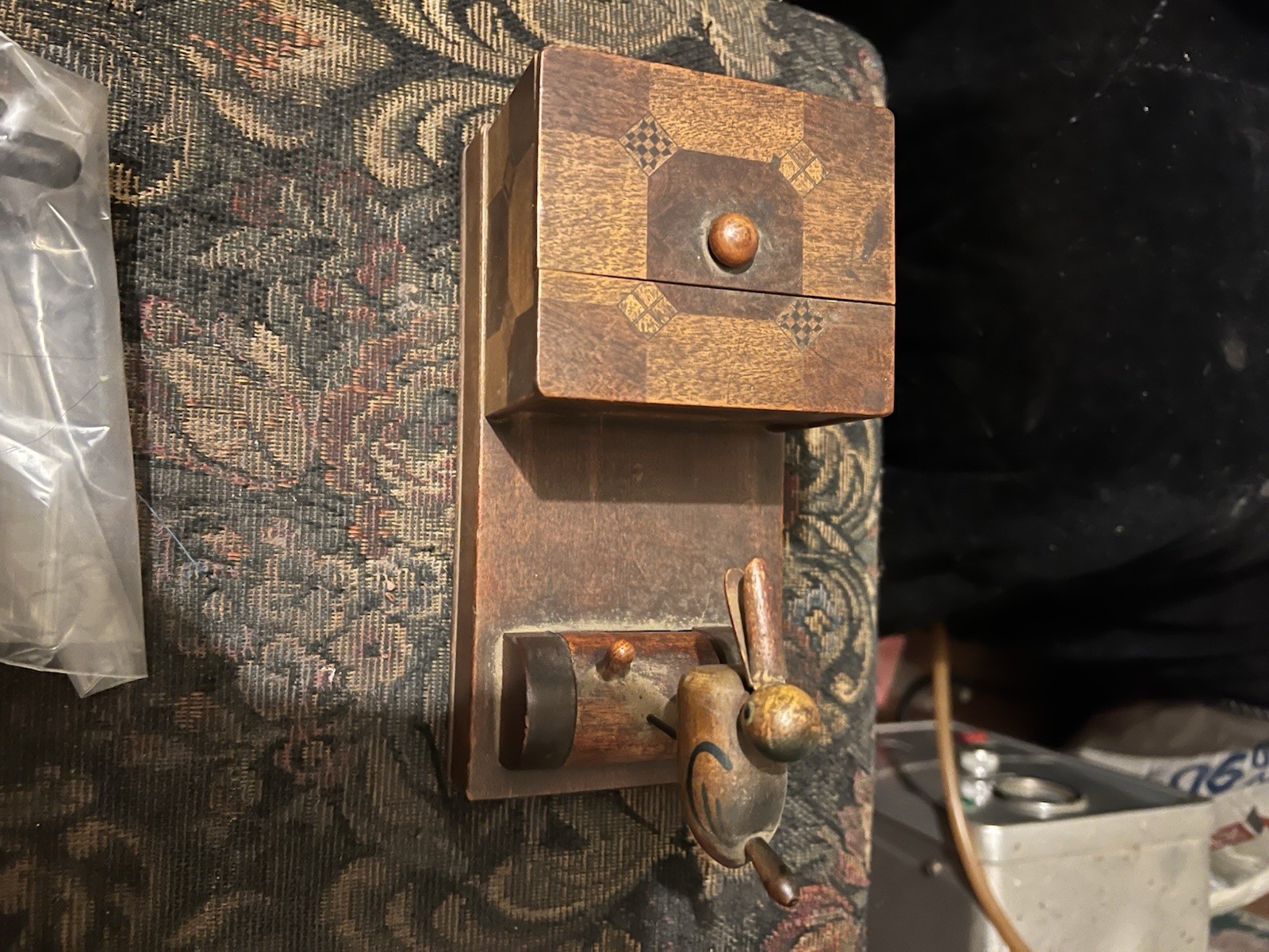 old cigarette machine
