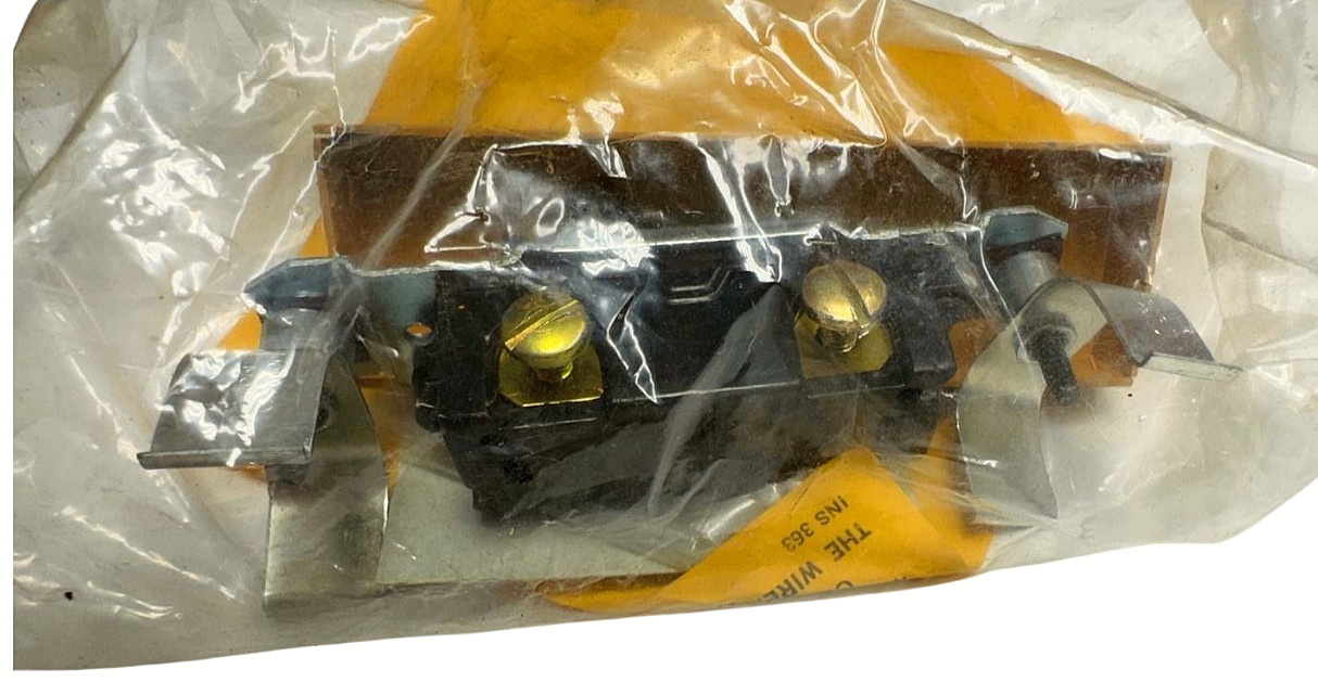 Wiremold 2140 Single Pole Switch, 15A, 120V **Free Shipping**
