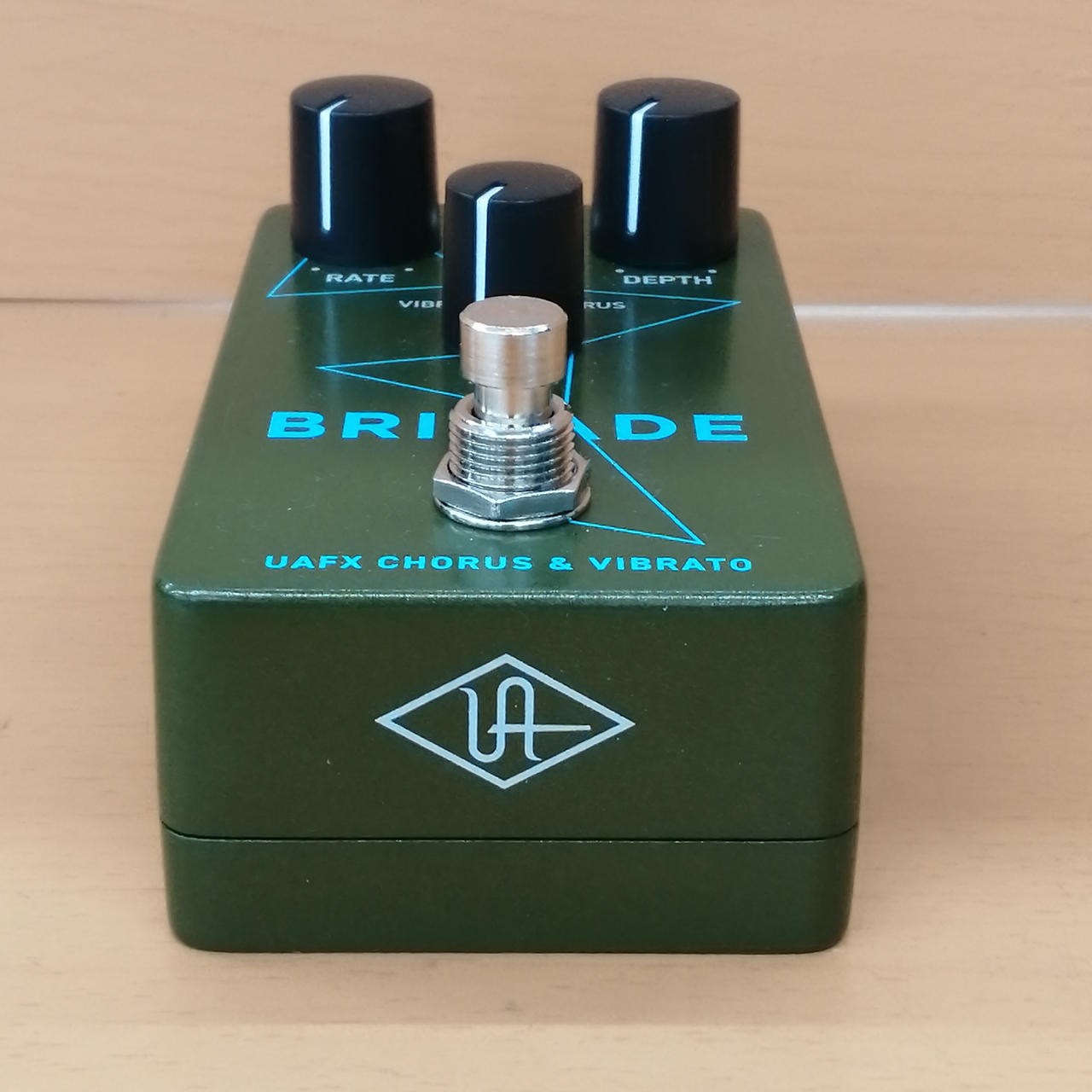 UAFX Brigade Effector Guitar Pedal Effects 1MΩ Input 500Ω Output Used