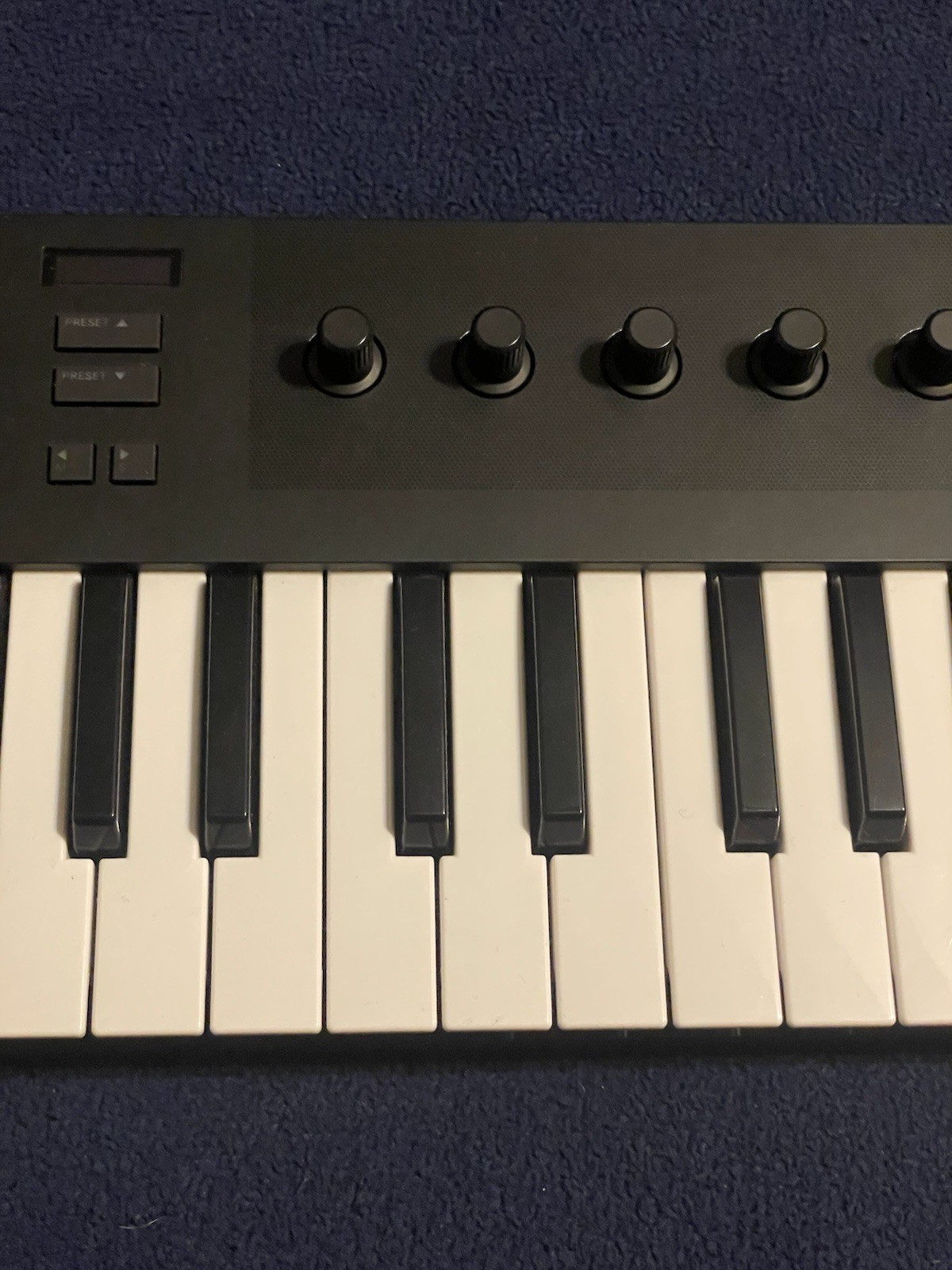 Native Instruments M32 Komplete Kontrol Keyboard Controller