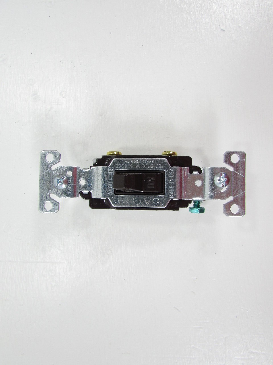 NEW COOPER 15A SINGLE POLE LIGHT SWITCH