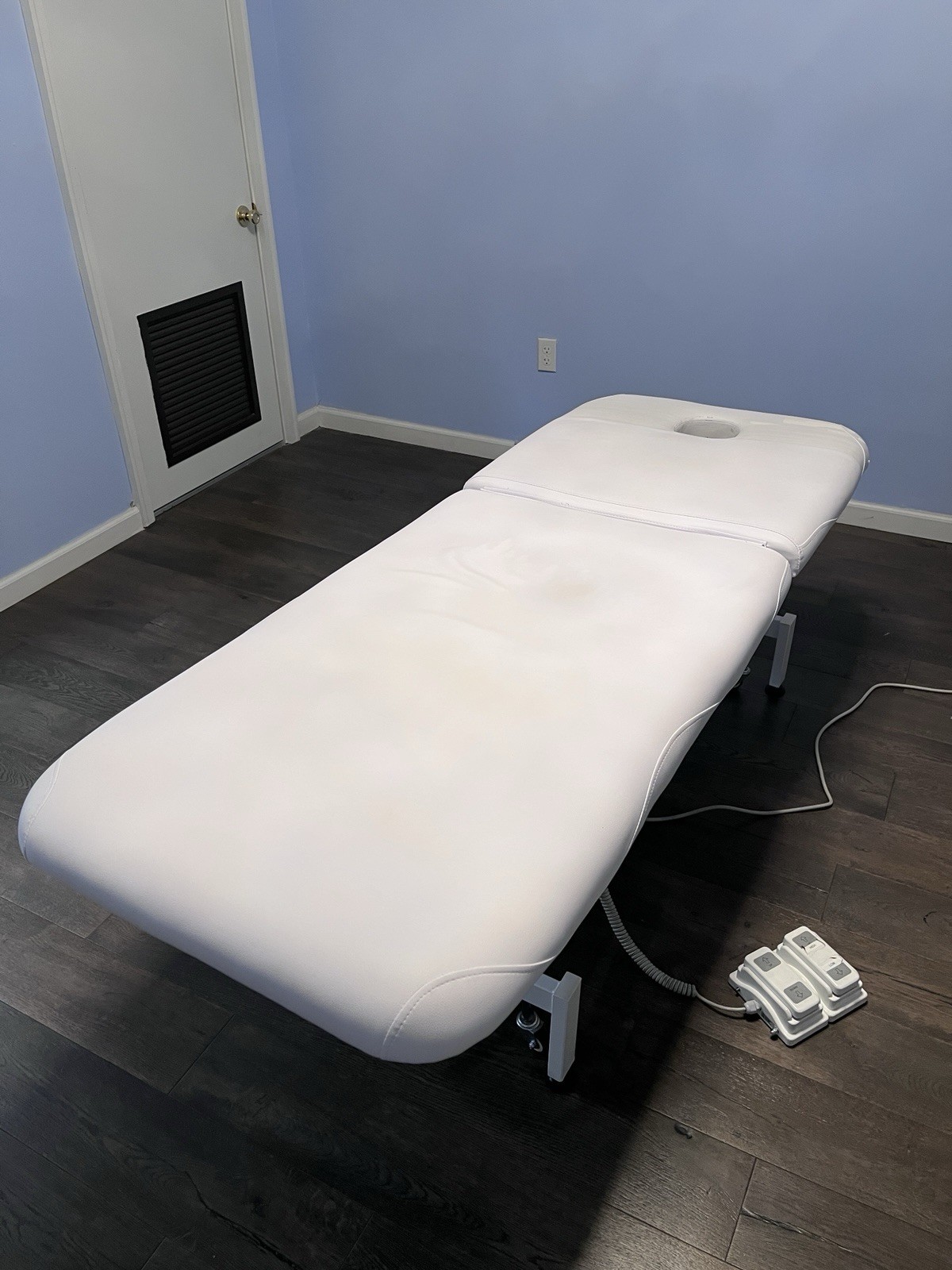 Adjustable Massage Bed - Electric Controls - White