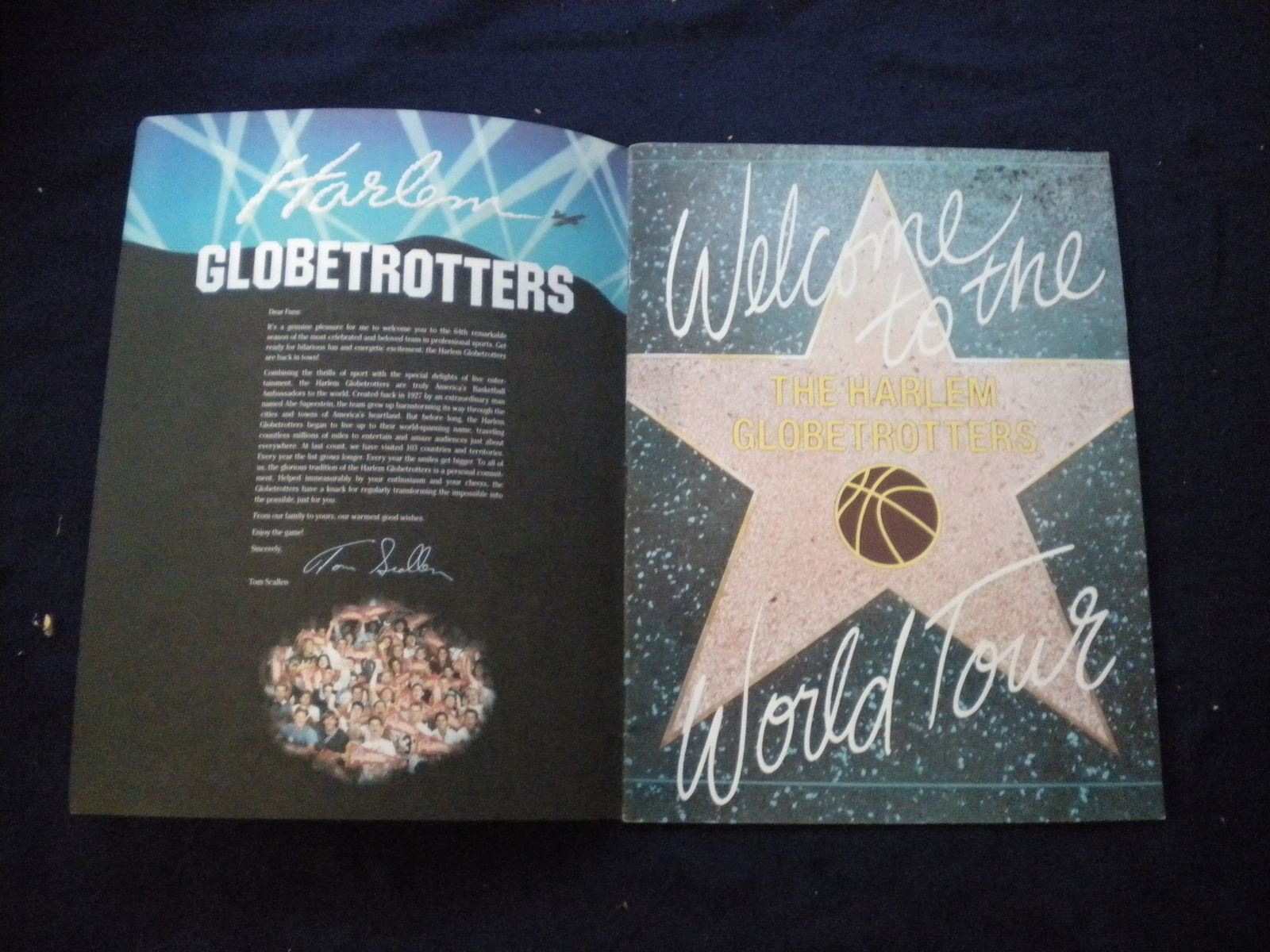 1990 HARLEM GLOBETROTTES WORLD TOUR SOUVENIR PROGRAM - J 8307